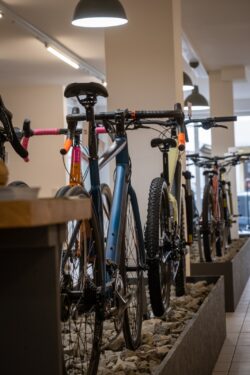 Neues Fahrrad in der Nähe kaufen, Ausstellung: Gravelbikes, Mountainbikes 26" Small/Medium